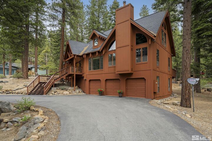 Property Photo:  802 Oneil Way  NV 89451 