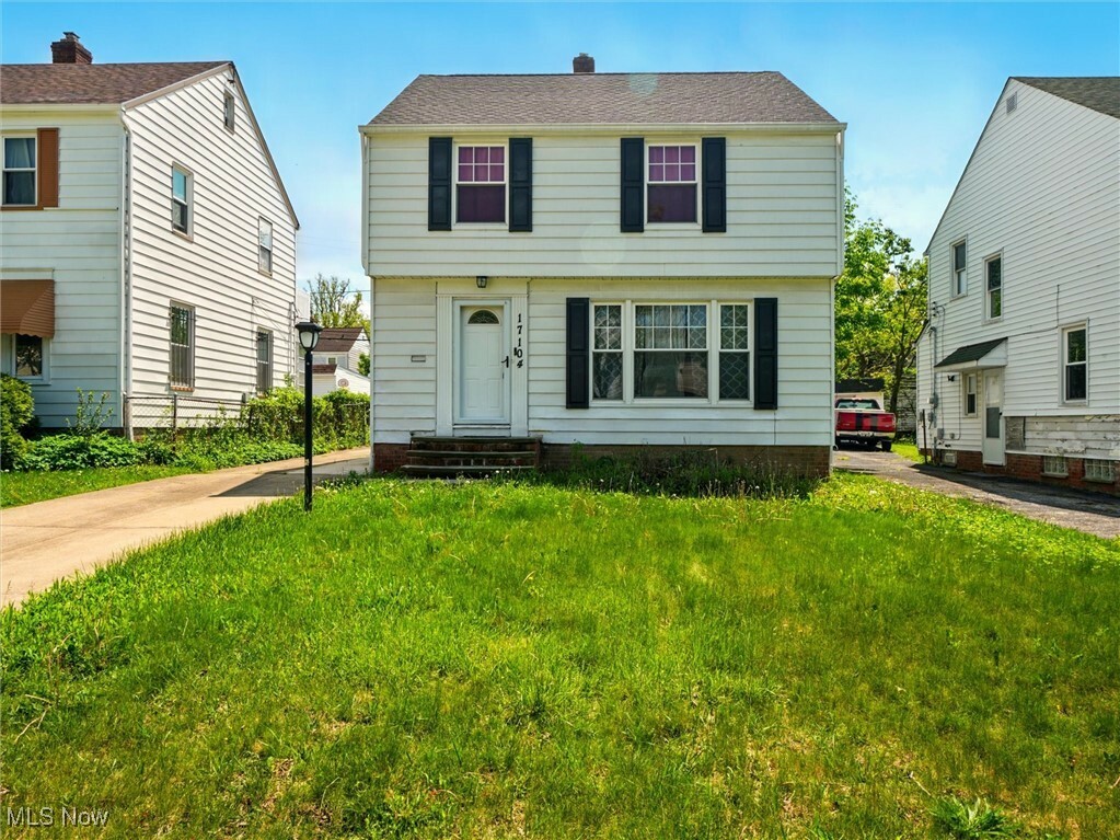 Property Photo: 17104 Biltmore Avenue OH 44128