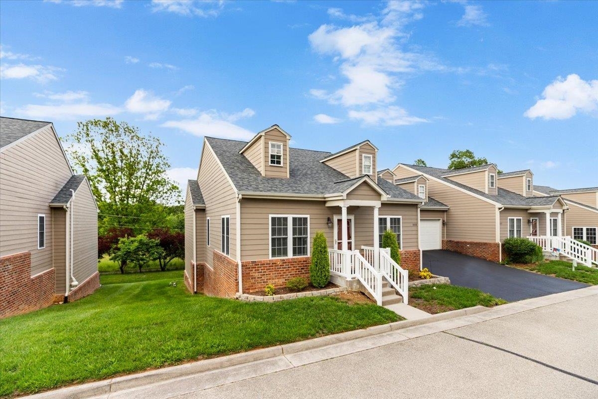 Property Photo: 6618 Hartman Court VA 24019