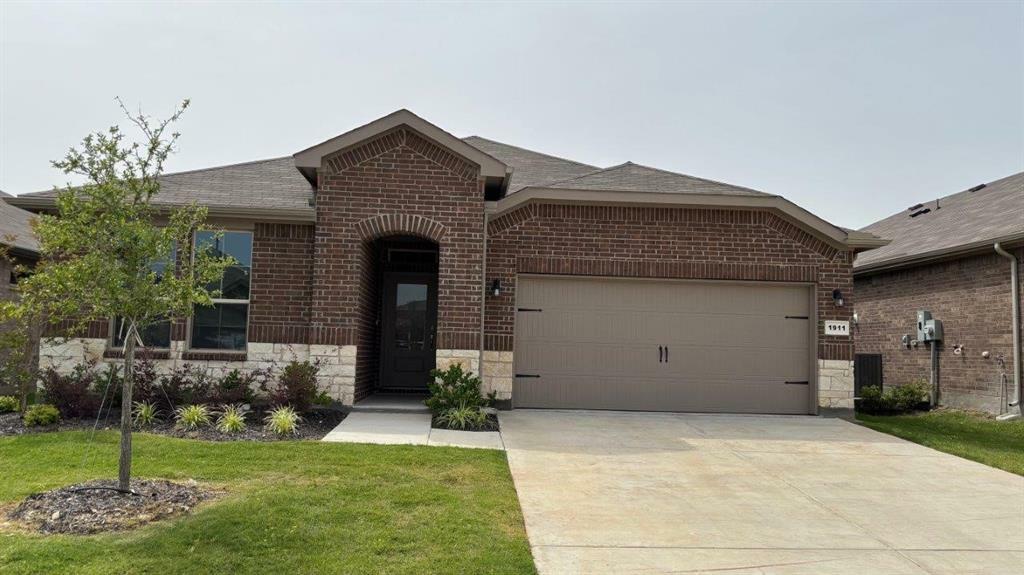 Property Photo: 1911 Jackson Street TX 76033