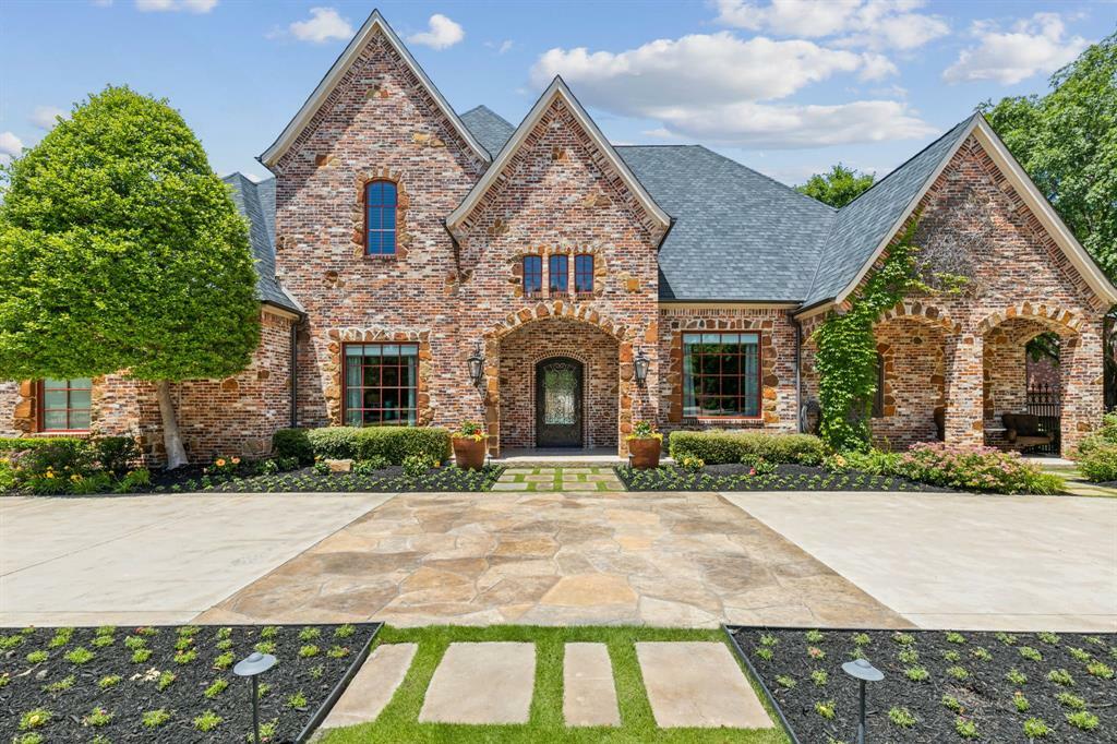 Property Photo:  1213 Clubhouse Court  TX 76092 