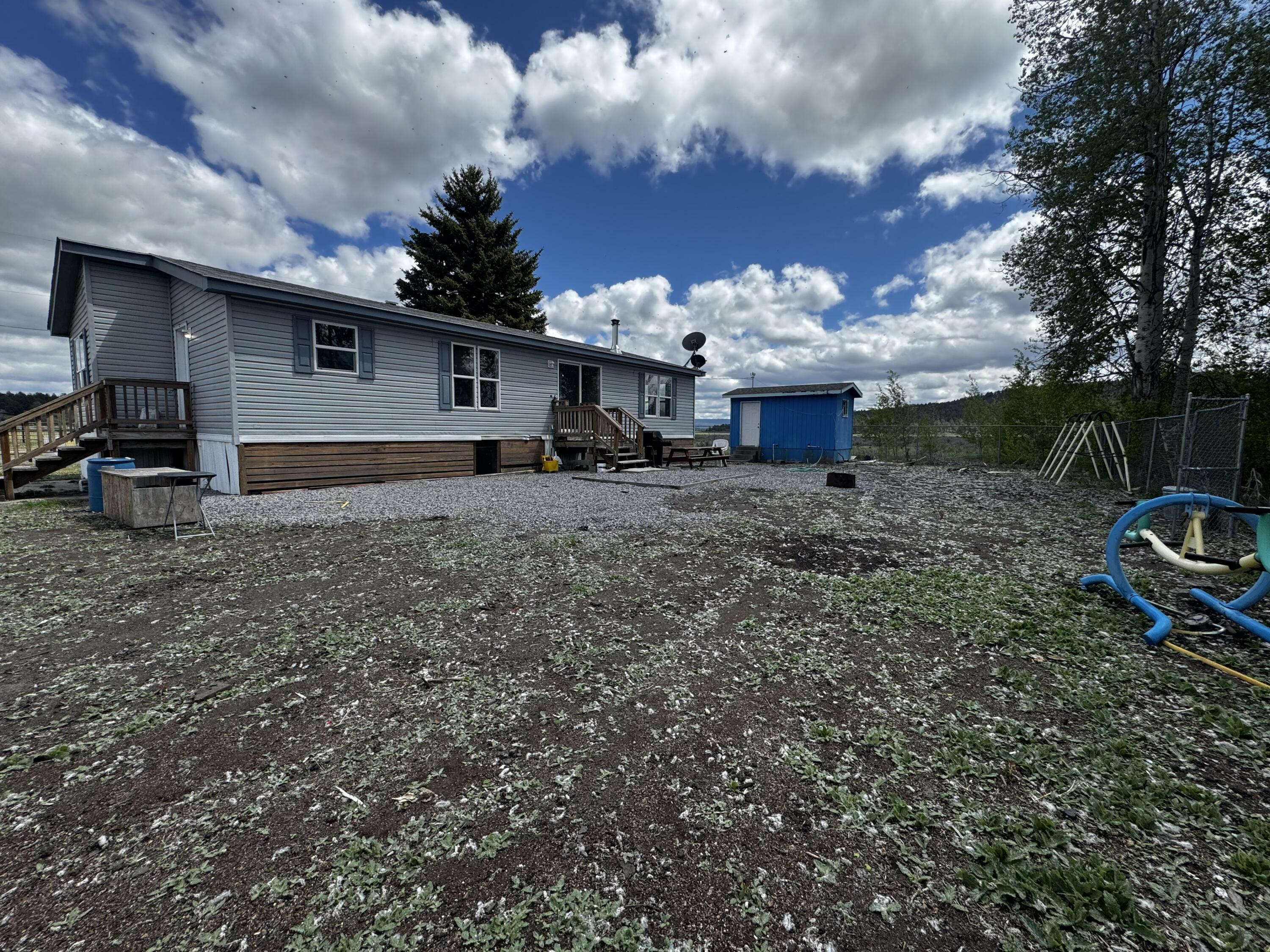 Property Photo: 27022 Lane Street OR 97639