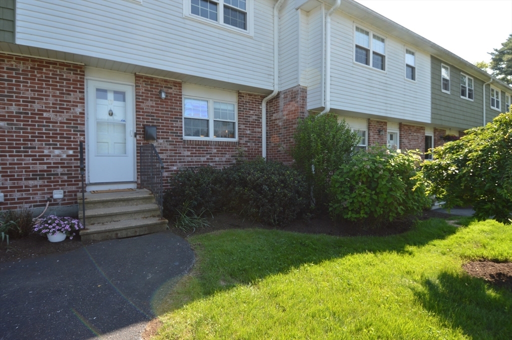 Property Photo: 17 Bayberry Circle 17 MA 02054