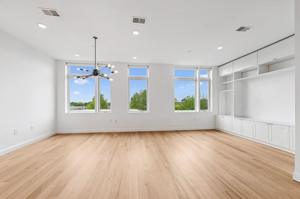 Property Photo: 170 West Broadway 403 MA 02127