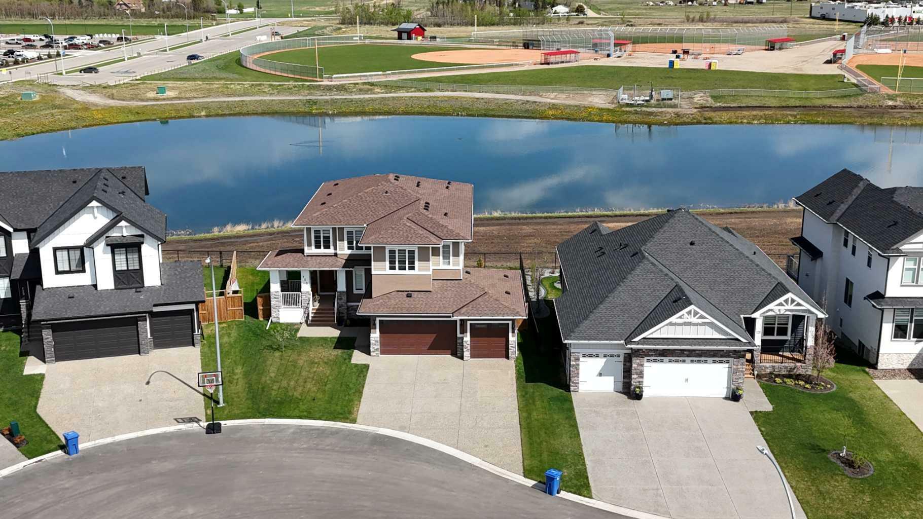 Property Photo: 125 North Bridges Bay SW AB T0J 1X3