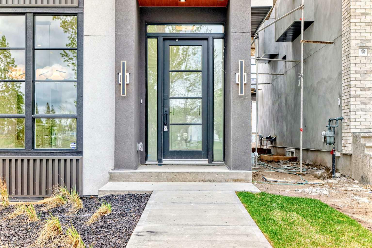 Property Photo: 1615 32 Avenue SW AB T2T 1V8