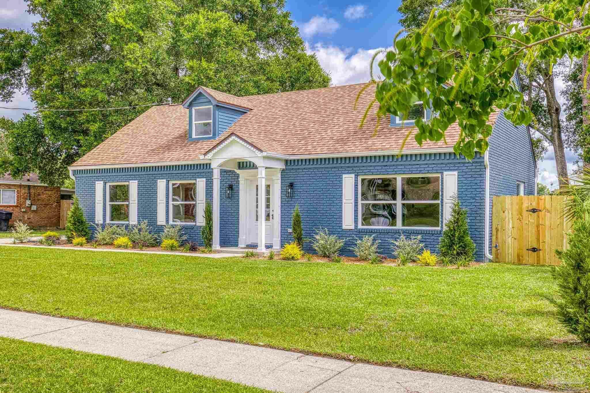 Property Photo: 4020 Kingsberry Dr FL 32504