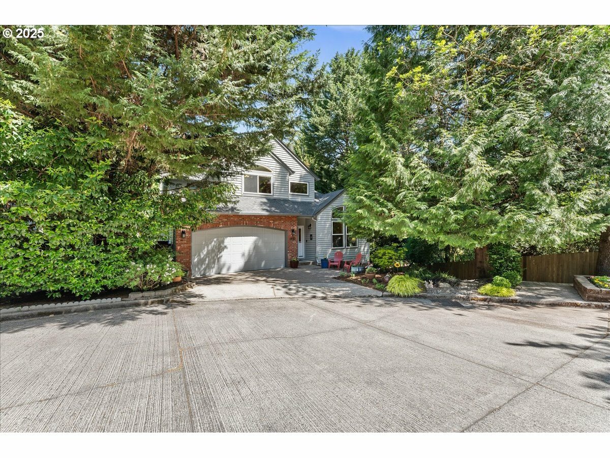 Property Photo: 2742 SW Leah Ct OR 97219