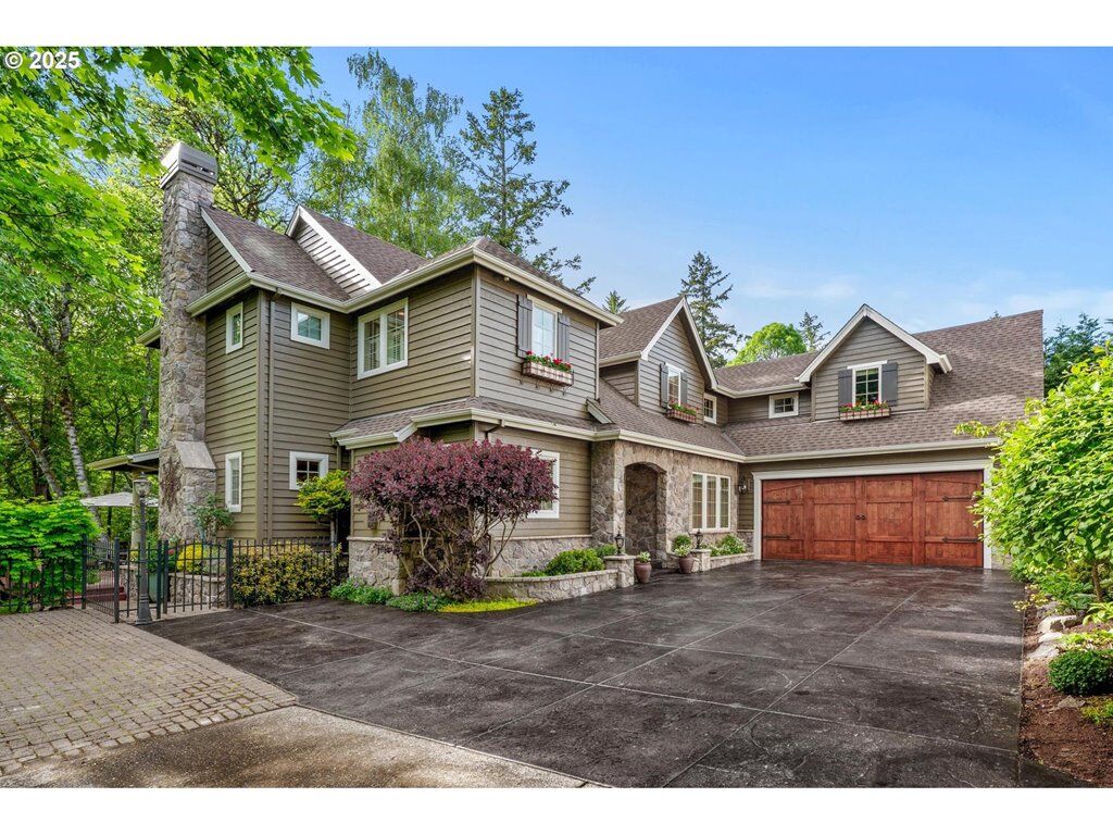 Property Photo: 3329 SW Ridgewood Ave OR 97225