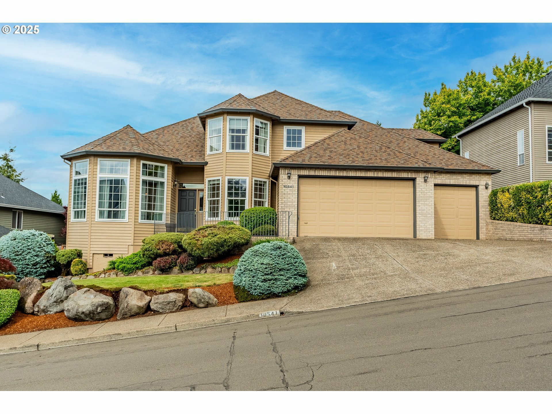 10541 SW Naeve St  Portland OR 97224 photo