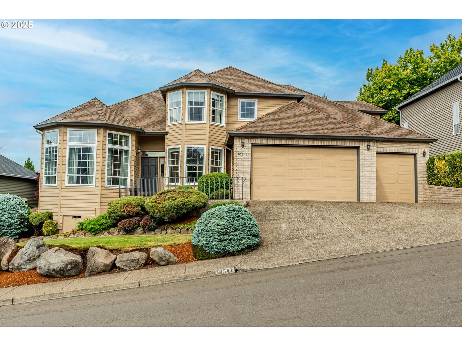 Property Photo: 10541 SW Naeve St OR 97224