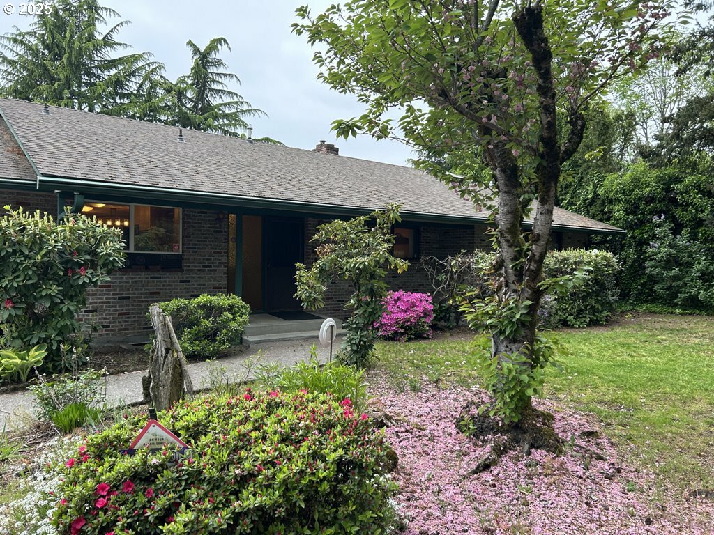 Property Photo: 1206 NE 66th St WA 98665
