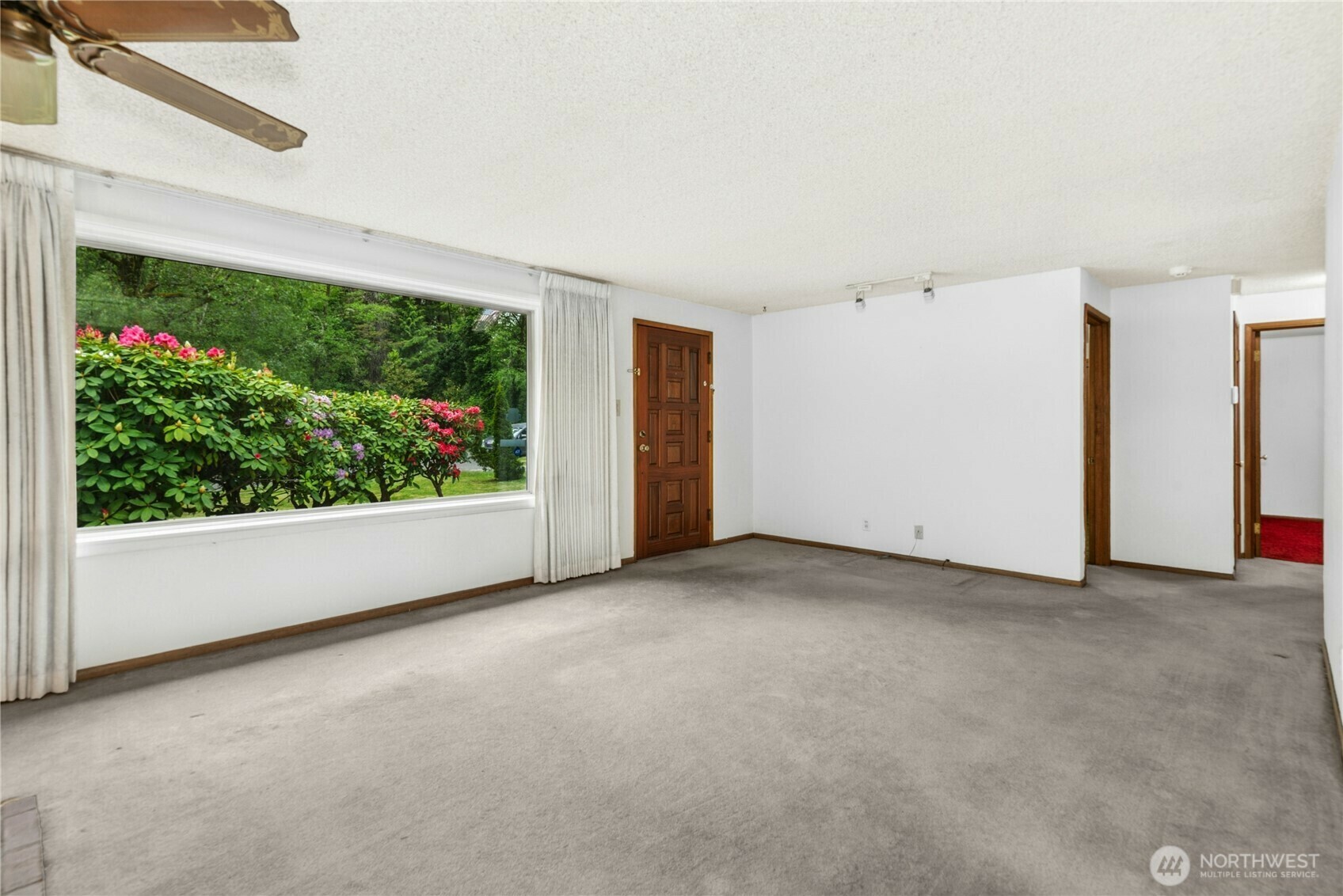 Property Photo: 16512 18th Avenue NE WA 98155