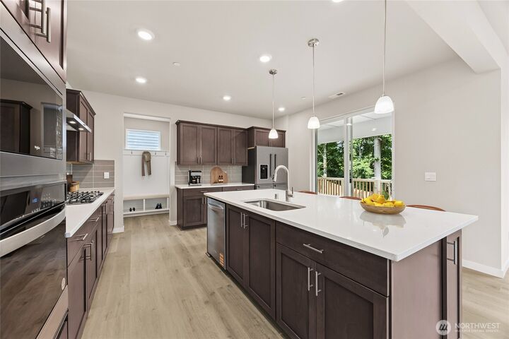 Property Photo: 16306 SE 133rd Place 105 WA 98059