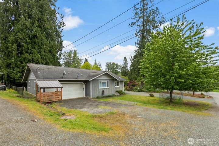 Property Photo: 2988 Beaver Place WA 98284