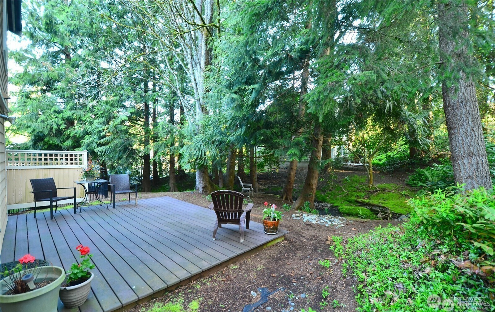 Property Photo: 11410 102nd Court NE 27 WA 98033