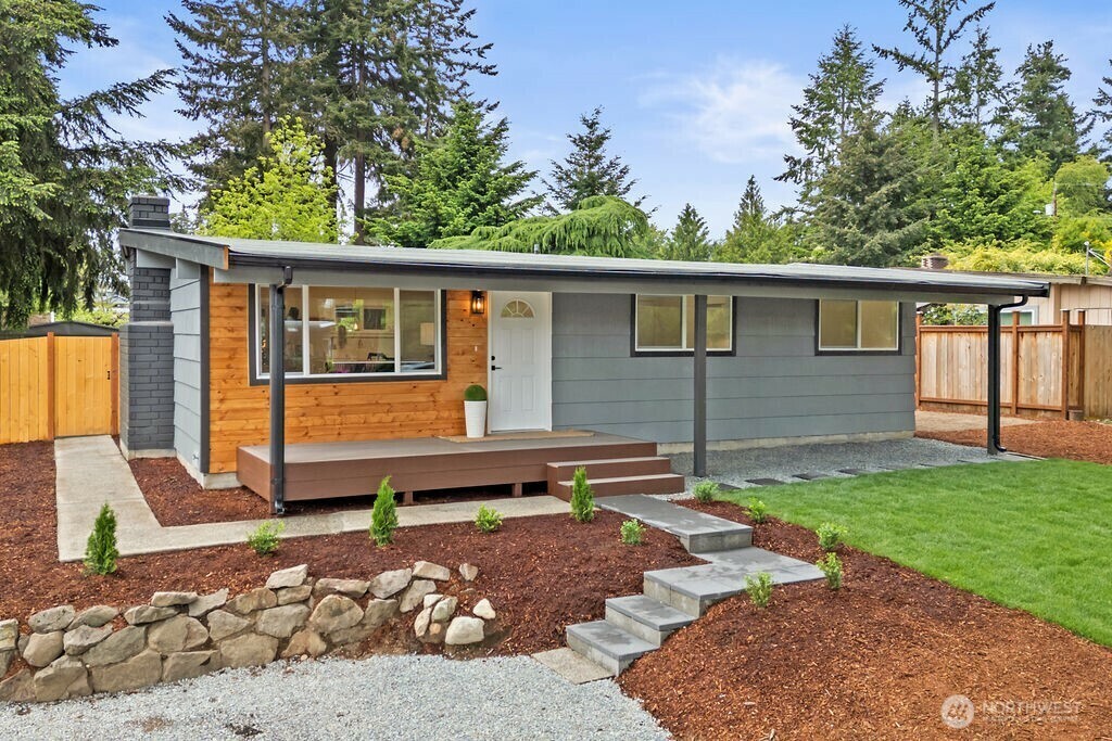 20115  Des Moines Memorial Drive  Seattle WA 98198 photo