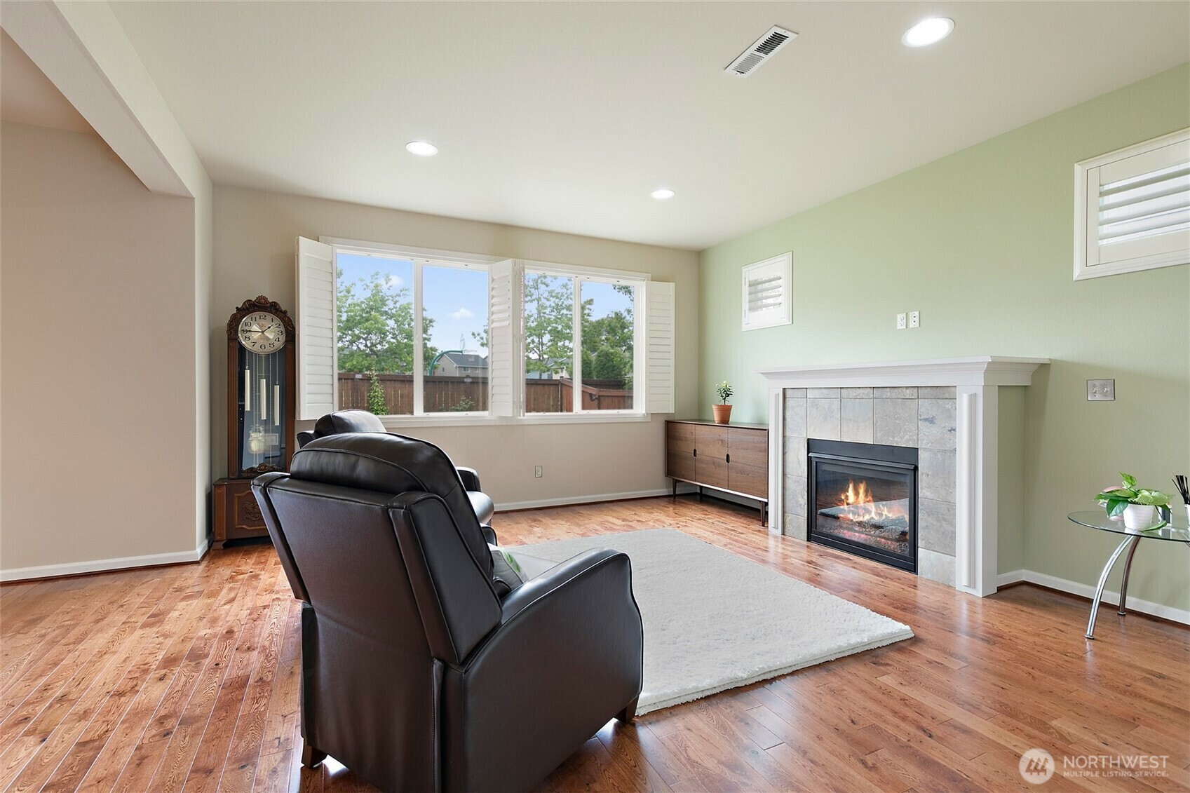 Property Photo: 16422 82nd Avenue E WA 98375