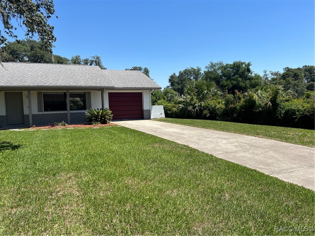 Property Photo: 9637 E Monica Court FL 34450