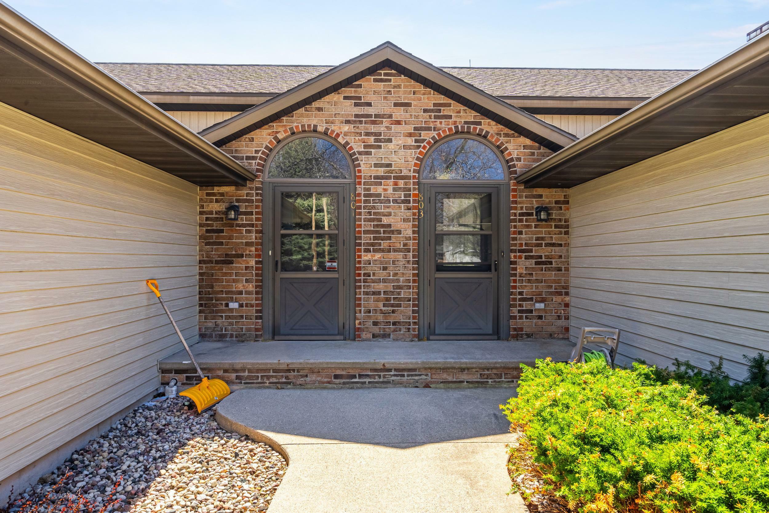 Property Photo: 801 W Ridgeview Drive WI 54914-1450