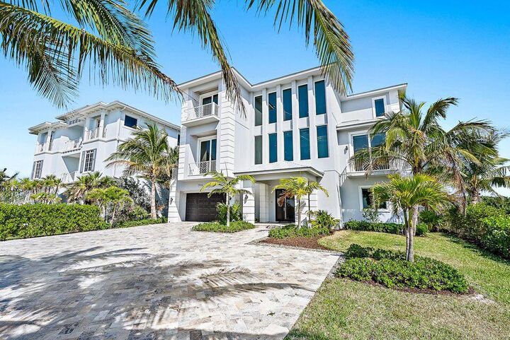 Property Photo: 7916 S Ocean Drive FL 34957
