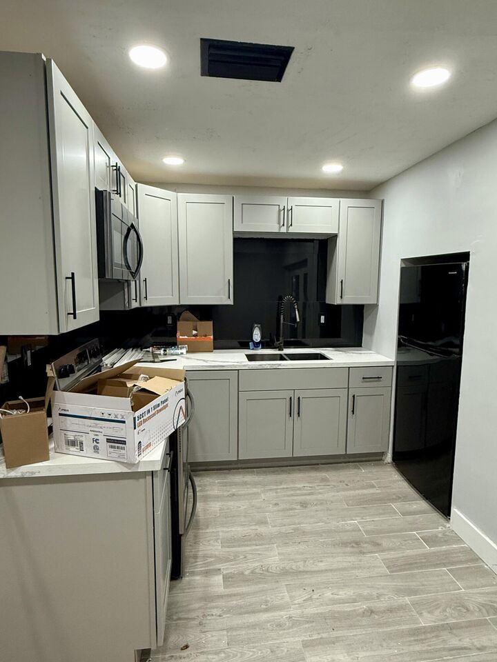 Property Photo: 5121 SW 43 Ter Terrace FL 33004