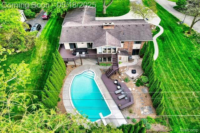 Property Photo: 38616 Silken Glen Drive MI 48335