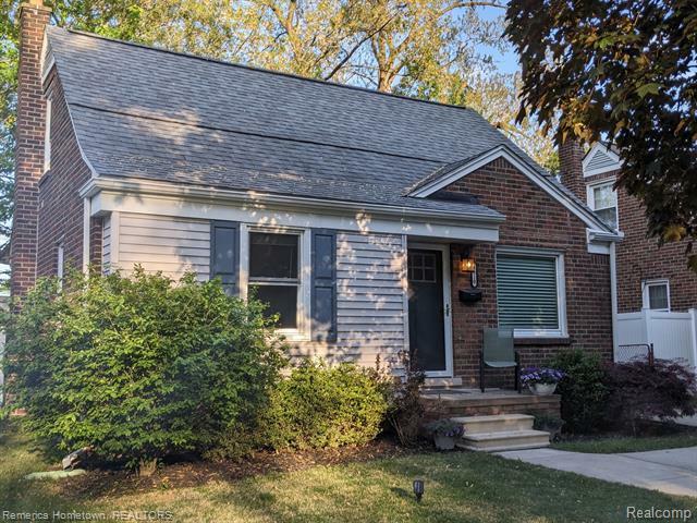 Property Photo:  3010 N Altadena Avenue  MI 48073 