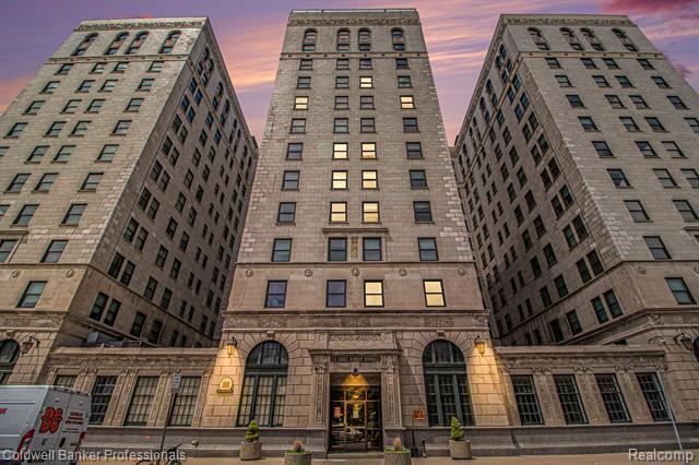 Property Photo: 15 E Kirby Street 1031 MI 48202