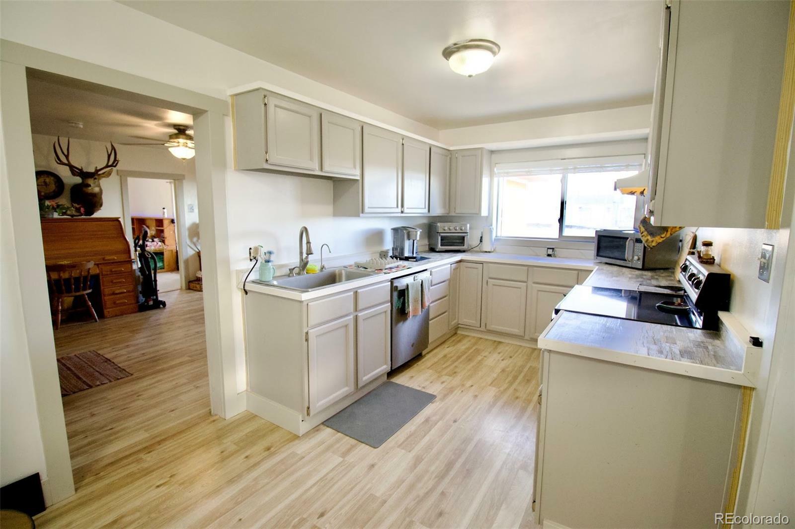 Property Photo: 7013 County Road 69 CO 80643