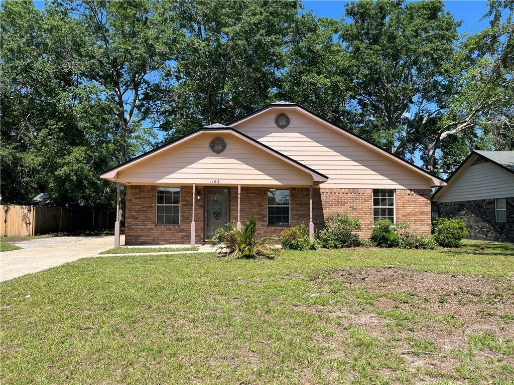 Property Photo:  1102 Chapparal Circle  GA 31313 