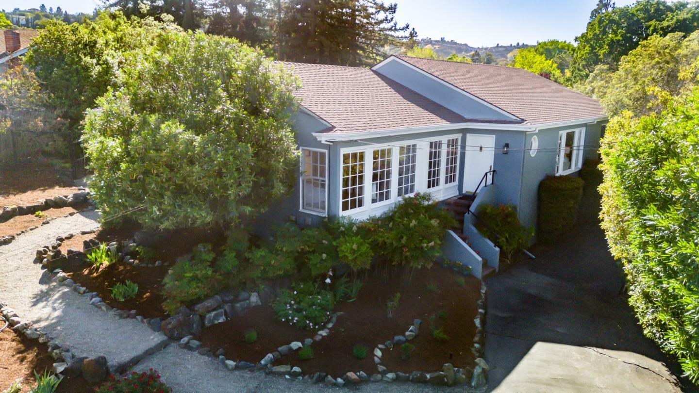 Property Photo: 206 Frances Lane CA 94062