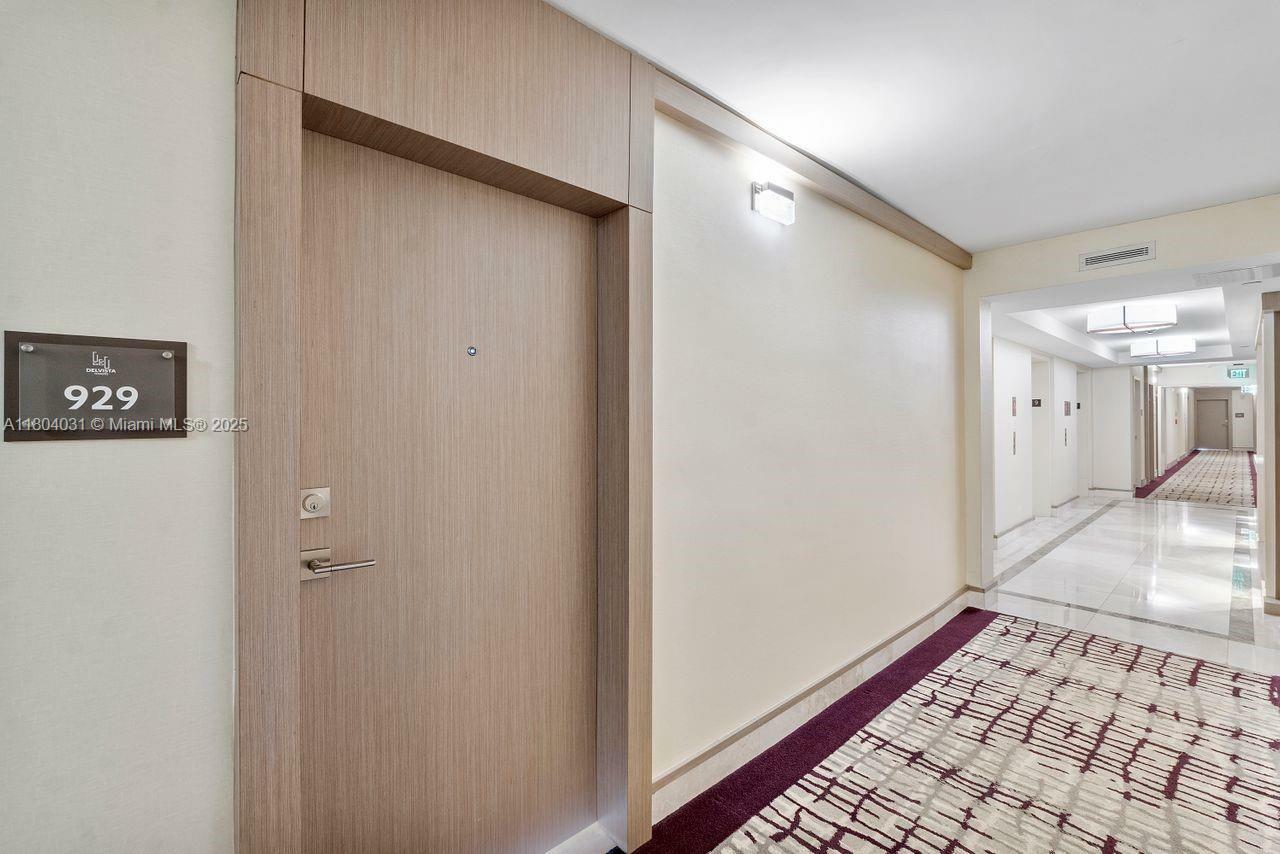 Property Photo: 20355 NE 34th Ct 929 FL 33180