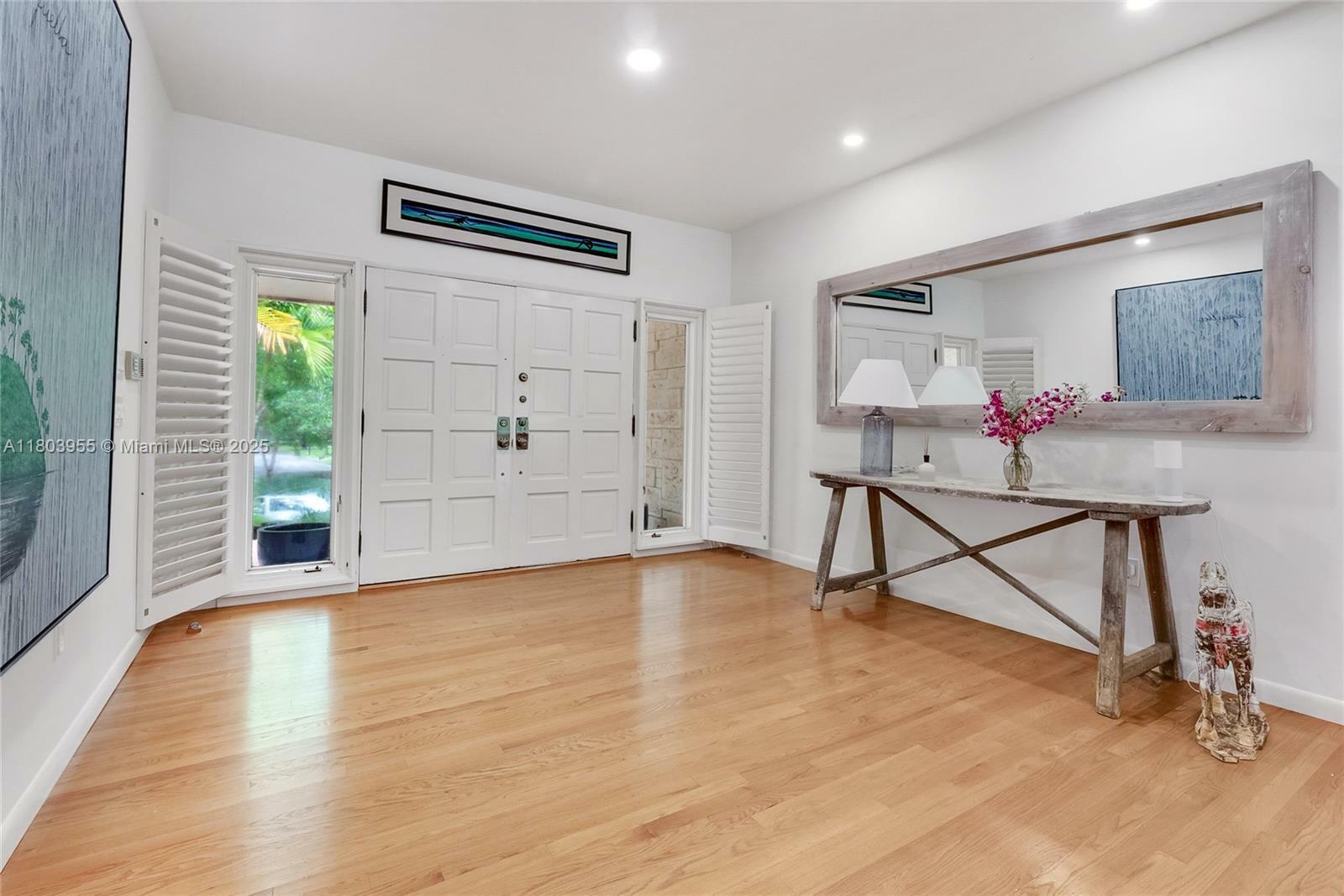 Property Photo: 8290 La Rampa St FL 33143