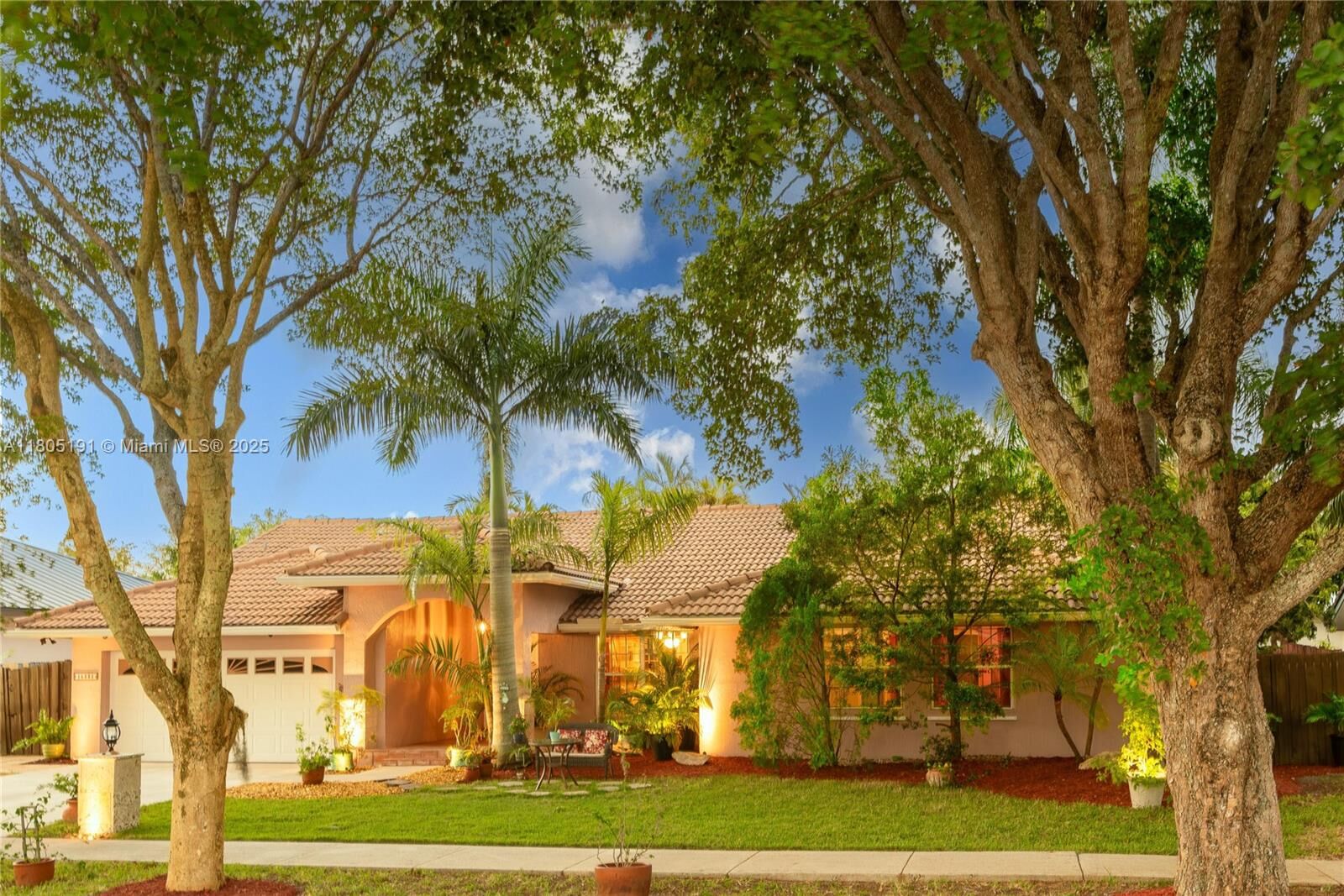 Property Photo: 15332 SW 142nd Ter FL 33196