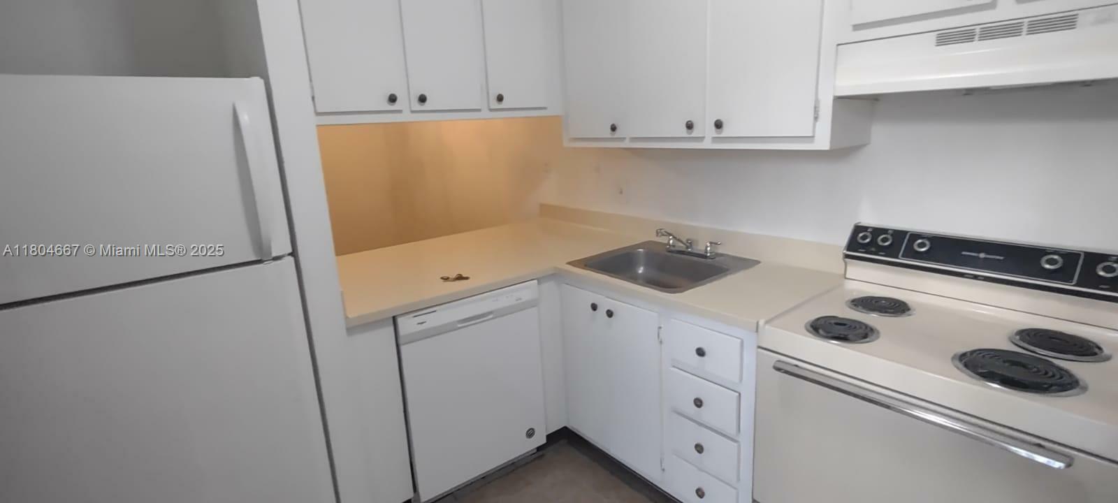 Property Photo: 4001 N University Dr 203 FL 33351