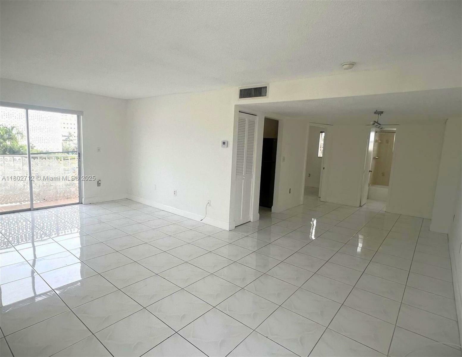 Property Photo: 1605 Pennsylvania Ave 404 FL 33139