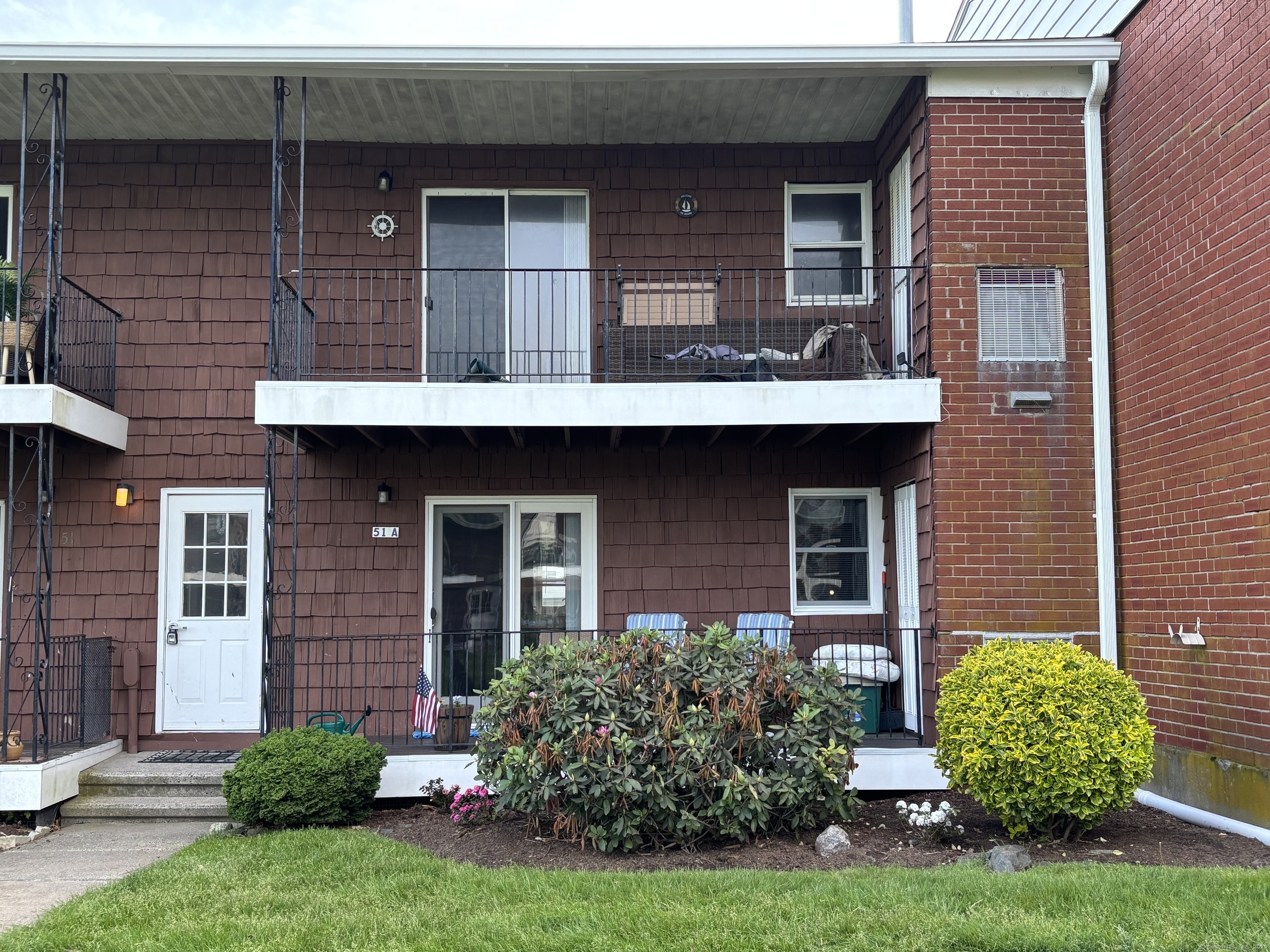 Property Photo: 51 East Broadway C CT 06460