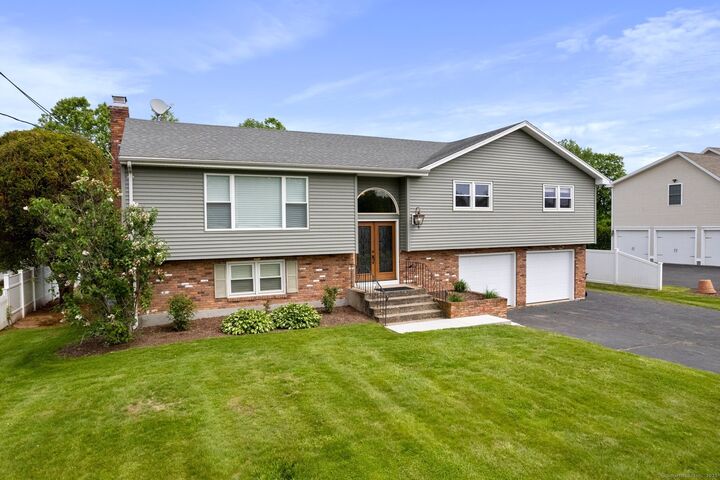 Property Photo: 104 Willow Street CT 06109