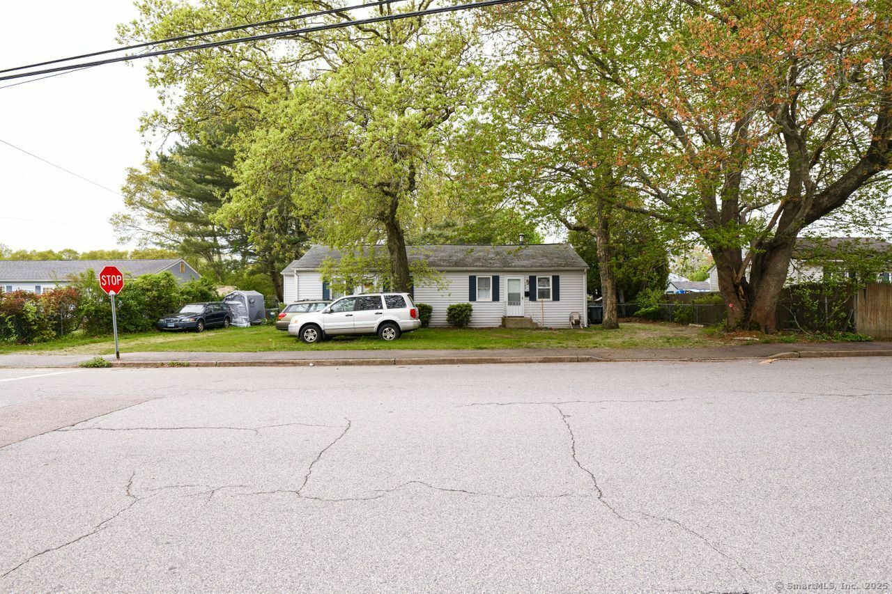 Property Photo: 161 Midway Oval CT 06340