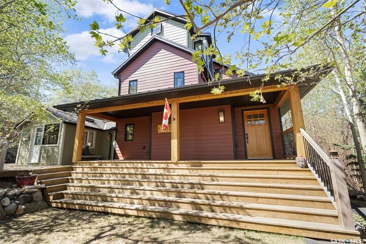 Property Photo:  115-117 Evenson Avenue  SK S0K 4T1