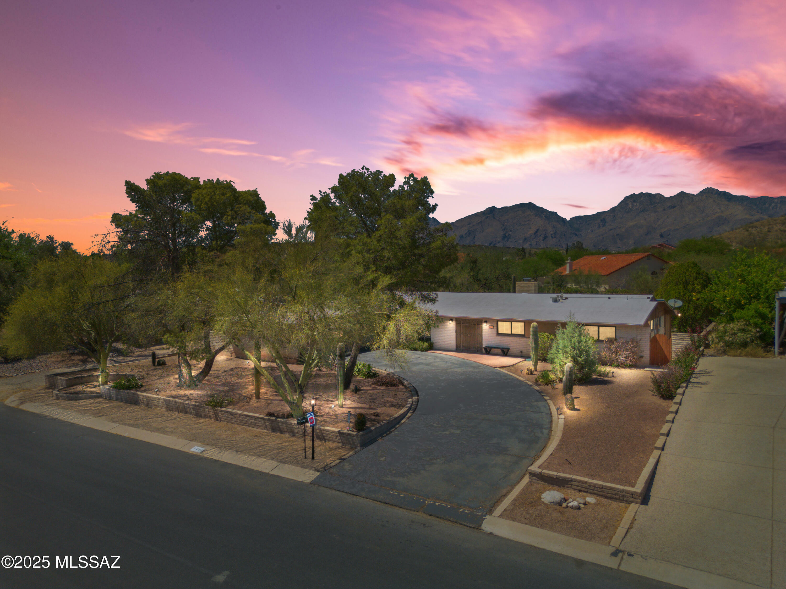 7431 E Sabino Vista Drive  Tucson AZ 85750 photo