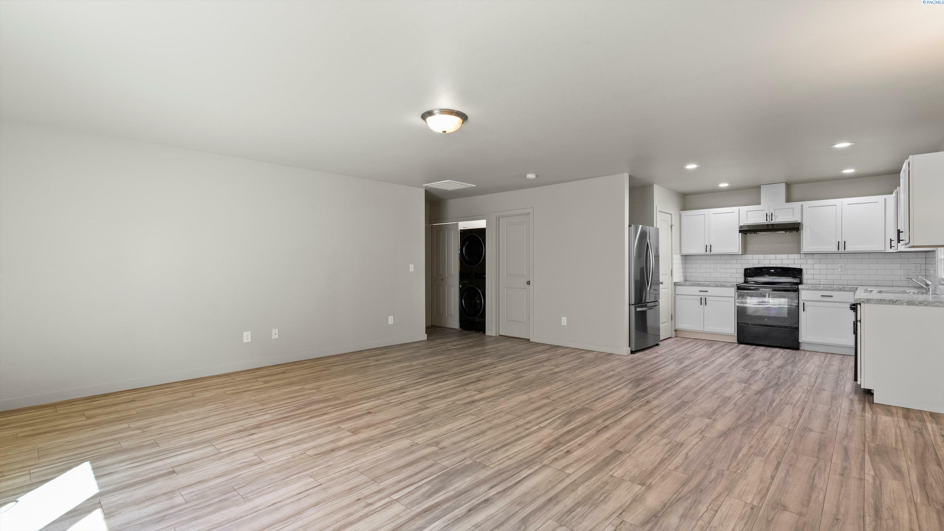 Property Photo: 414 Whitefish Ln WA 99301