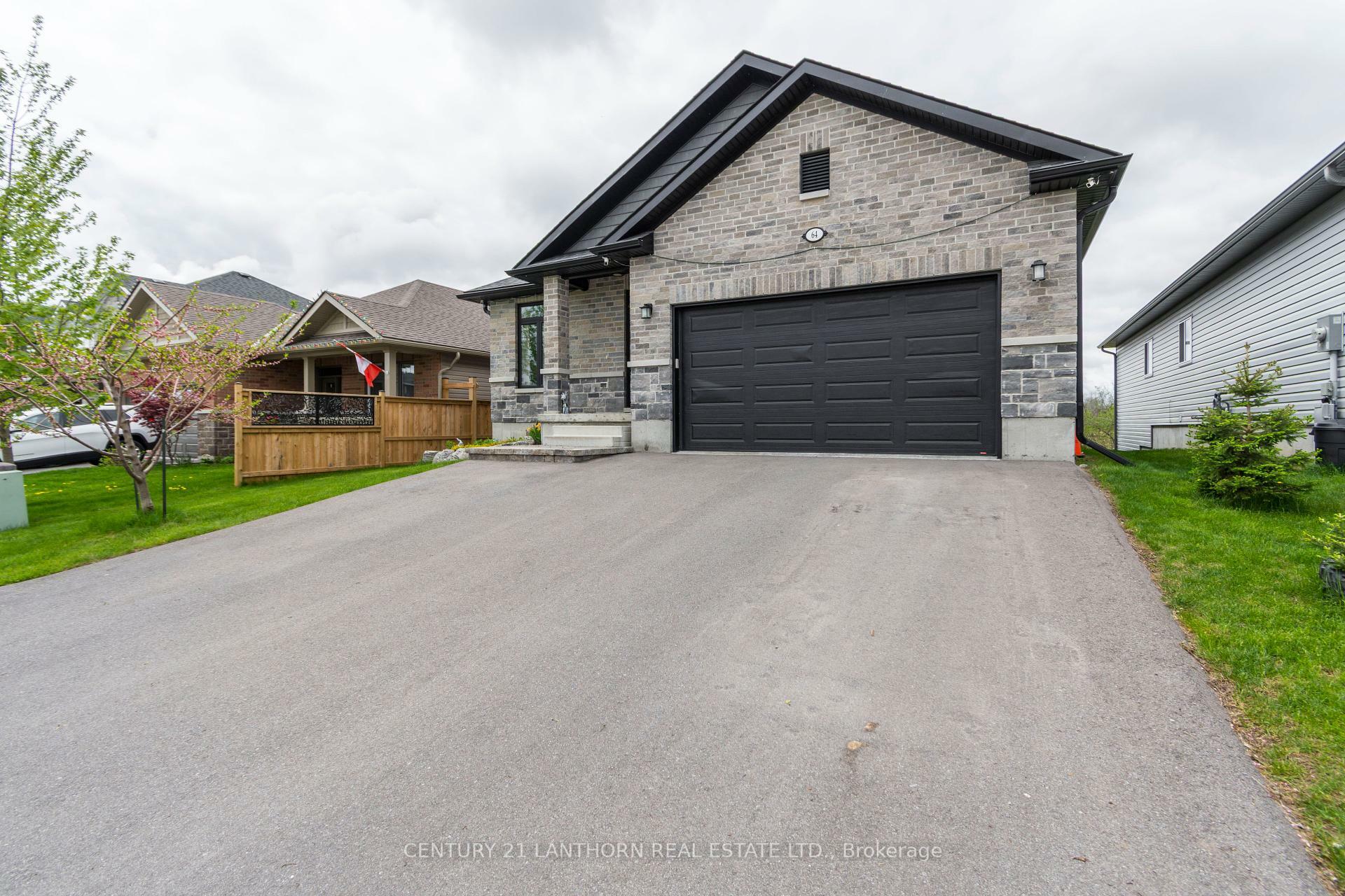 Photo de la propriété:  64 Redwood Drive  ON K8N 0K4 