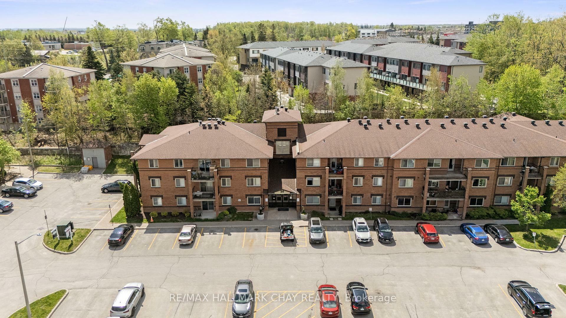 Property Photo:  25 Meadow Lane 303  ON L4N 7K2 