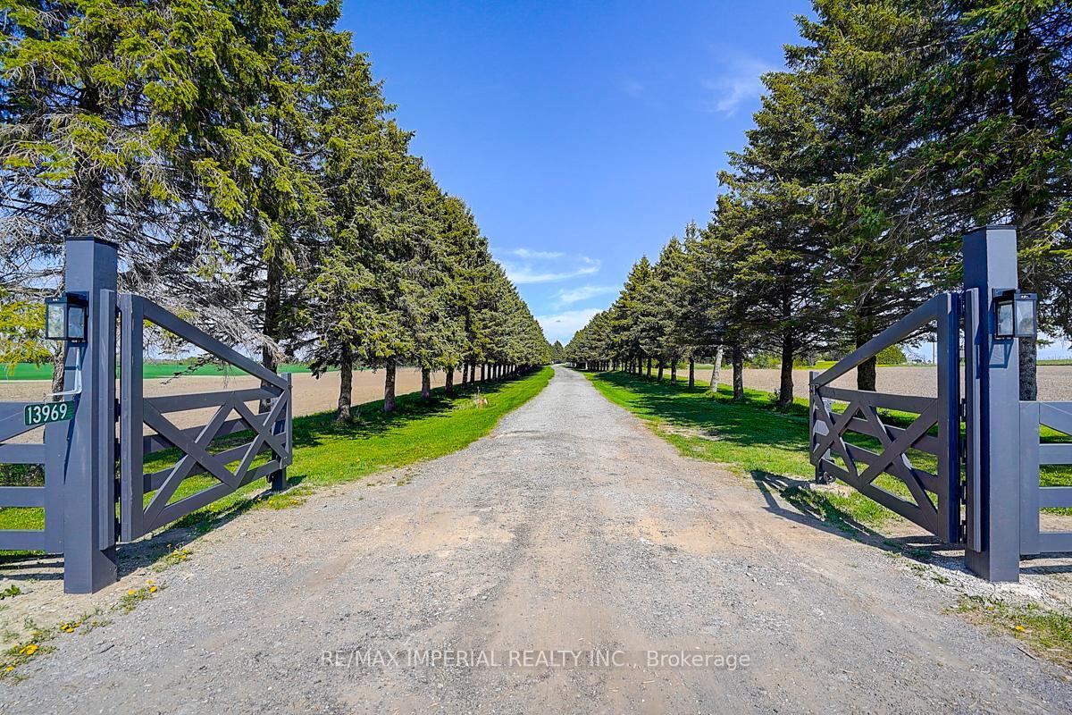 Property Photo: 13969 Kennedy Road ON L4A 4B4