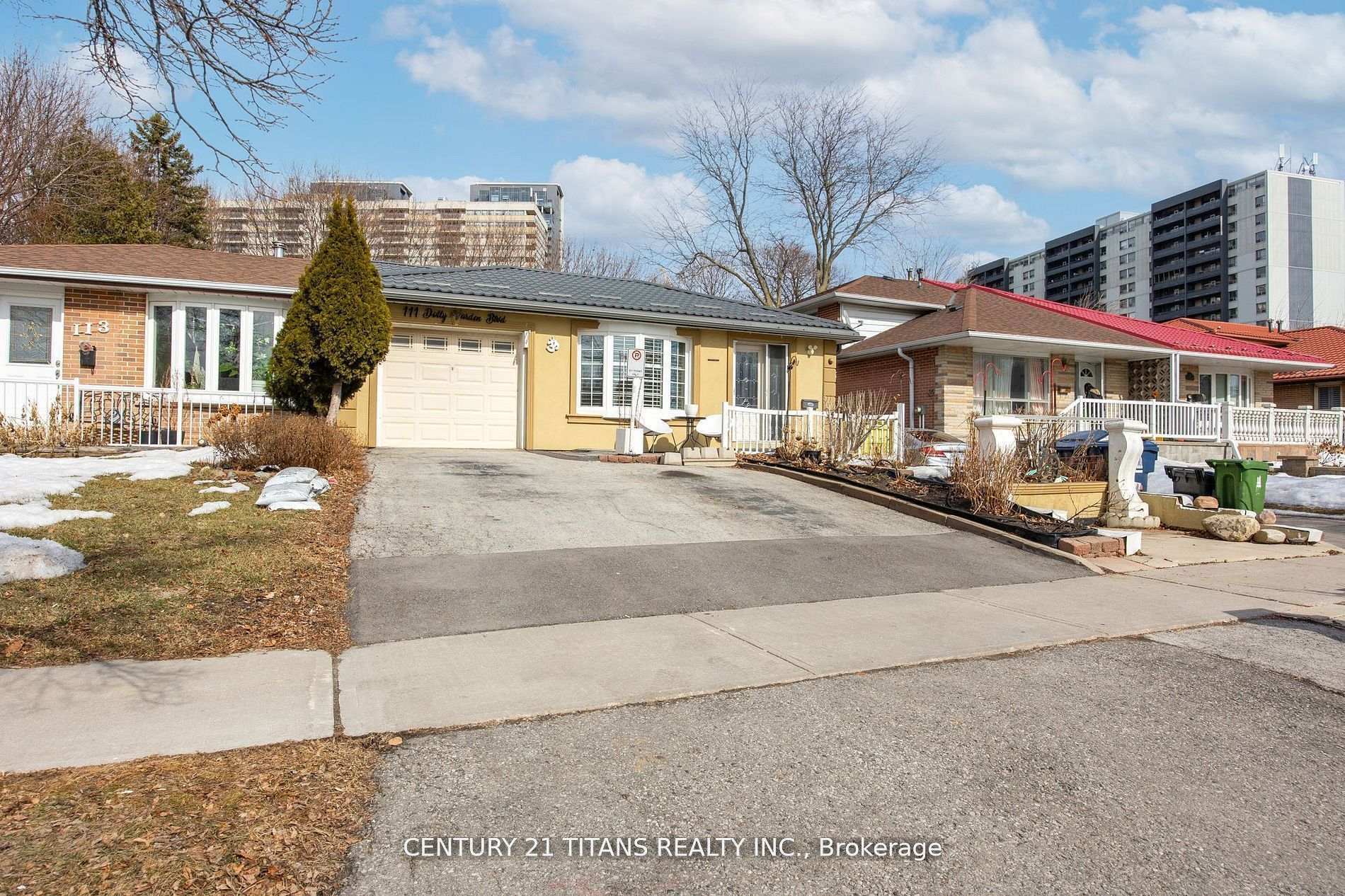 Property Photo: 111 Dolly Varden Boulevard ON M1H 2K7