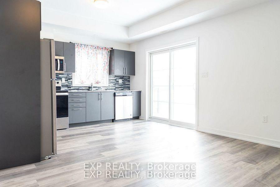 Property Photo: 205 West Oak Trail 40 ON N2R 0R9