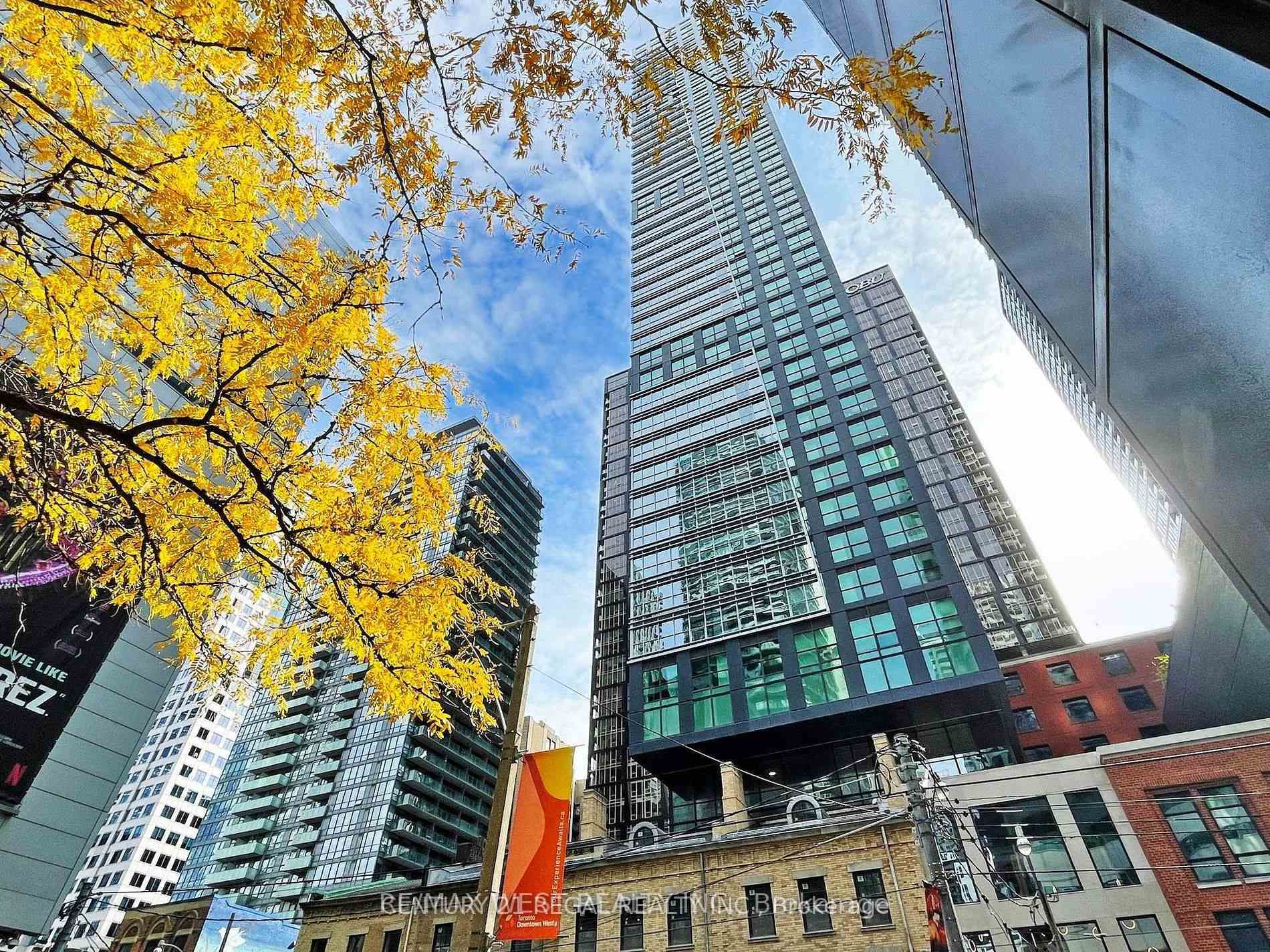 Property Photo: 327 King Street W 3802 ON M5V 0W7
