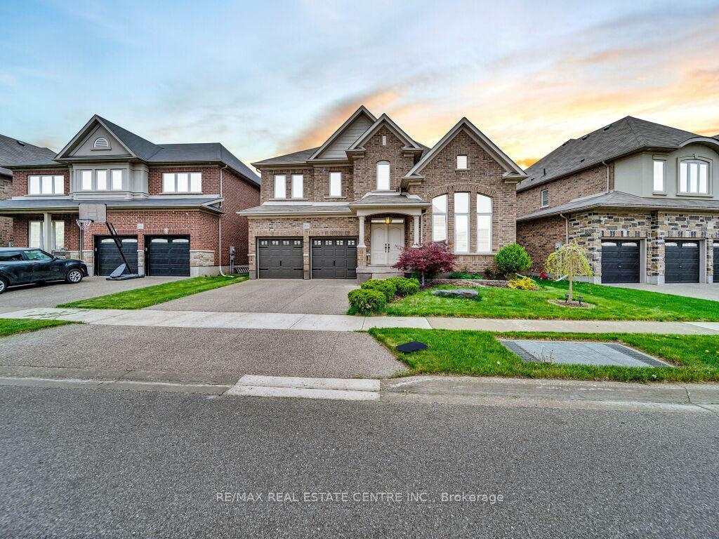 Property Photo: 264 Evens Pond Crescent ON N2R 0B8